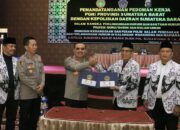 Kapolda Tandatangan Pedoman Kerja dengan PGRI Sumbar