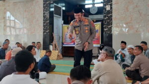 Kapolresta Padang Kombes Pol Ferry Harahap saat Jumat Curhat. (Dok. Radarsumbar)