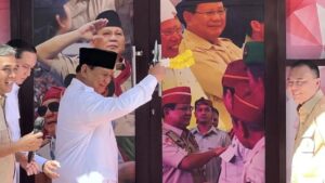 Ketua Umum Partai Gerakan Indonesia Raya (Gerindra) Prabowo Subianto meresmikan dan membuka Kantor Badan Pemenangan Pemilu dan Kantor Badan Pemenangan Presiden Partai Gerindra, di Jakarta Barat, Sabtu (7/1/2023). (ANTARA/Putu Indah Savitri)