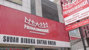 Termpat makan Nasi Padang bernama 'RM Payakumbuah' milik Arief Muhammad. (Dok. net)