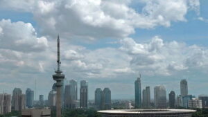 Pemandangan gedung-gedung tinggi di Ibu Kota Jakarta saat cuaca cerah berawan. (ANTARA/ISMAR PATRIZKI)