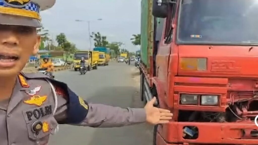 Tilang manual yang digelar Ditlantas Polda Sumbar. (istimewa)