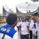 Unjuk rasa dari Forum Serikat Pekerja Metal Indonesia (FSPMI) melakukan unjuk rasa di Kantor PLN Unit UID Sumbar pada Selasa (14/2/2023) siang. (Foto: Dok. Muhammad Aidil)