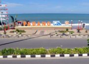 Waduh! Pengunjung Pantai Padang Diumpat Emak-emak Gegara tak Belanja