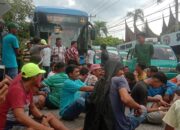 Ungkapkan Kekecewaan, Sopir Angkot Hambat Trans Padang Koridor 6 yang Melintas