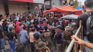 Penertiban PKL di kawasan Pasar Raya Padang pada Jumat (3/2/2023) siang. (Dok. Istimewa)