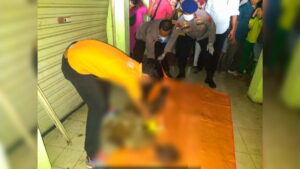 Temuan mayat dengan kepala putus di Pasar Raya Padang. (Dok. Radarsumbar/Herru Iriawan)