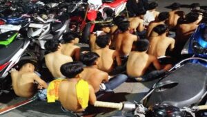 Puluhan diduga pelaku tawuran ditangkap Polresta Padang. (Foto: Dok. Istimewa)
