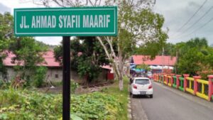 Plang Jalan Ahmad Syafii Maarif di Kabupaten Sijunjung. (Foto: Dok. Muhammadiyah)