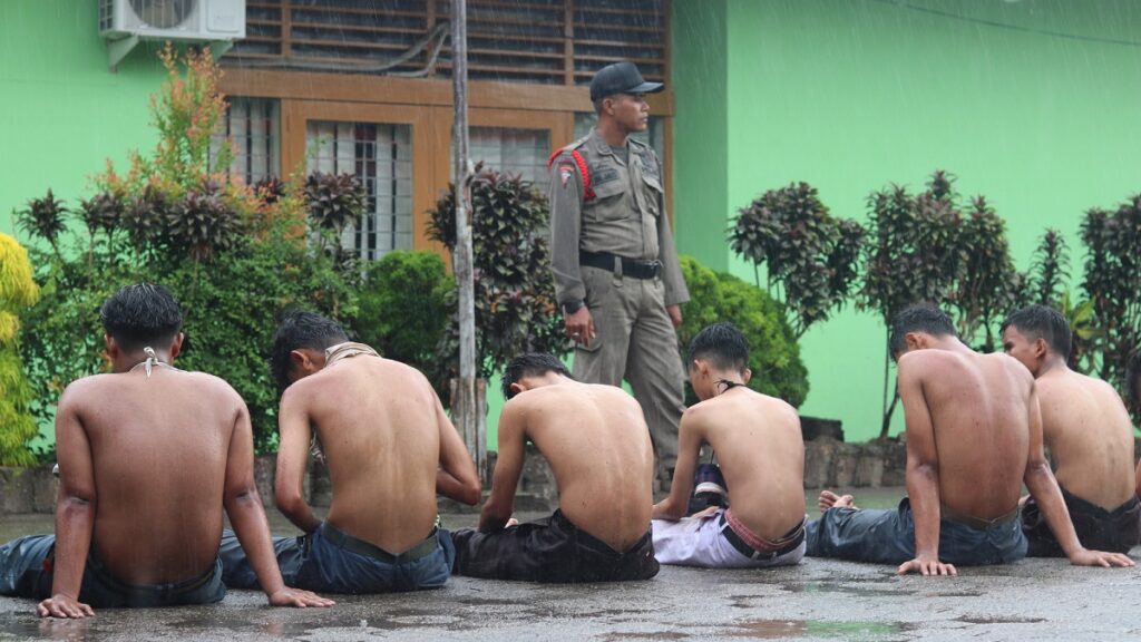 Sejumlah pelajar ditangkap pada Jumat (17/3/2023) siang. (Foto: Dok. Satpol PP)