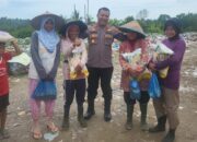 Kapolres Beri Bantuan Sembako Para Pejuang Rupiah di TPA Pariaman