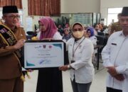 Semen Padang BUMN Pertama Jadi Bapak Asuh Anak Stunting