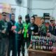 Ratusan botol miras berbagai merek disita petugas gabungan pada Sabtu (18/3/2023) dini hari. (Foto: Dok. Satpol PP)