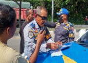 Ngetem di Pinggir Jalan Padang-Solok, Lima Truk Dapat Surat ‘Cinta’