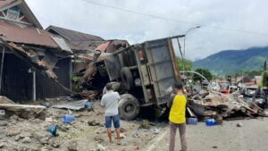 Kecelakaan beruntun di Jalan Lintas Padang-Bukittinggi. (Foto: Dok. Polres Padang Panjang)