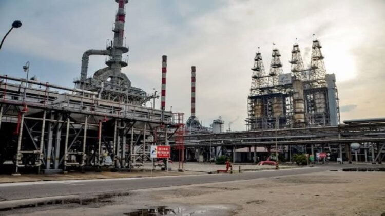 Kondisi Area Kompresor Gas pascakejadian ledakan dan kebakaran di PT KPI RU II Dumai yang sekarang sedang dilakukan upaya pemulihan. (ANTARA/HO-PT KPI RU II)