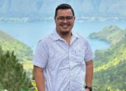 Benni Okva Salurkan Beasiswa untuk 100 Pelajar di Situjuah