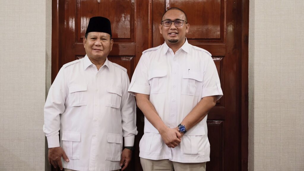 Prabowo Subianto dan Andre Rosiade dalam suatu pertemuan. (Dok. Istimewa)