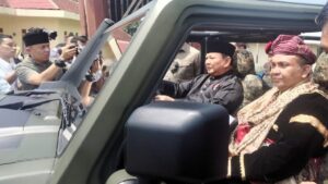 Prabowo sopiri Wamenaker ke Istano Pagaruyuang. (Dok. Radarsumbar.com)