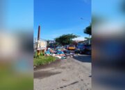 Pemudik Keluhkan Sampah yang Berserakan di Jalanan Kota Padang