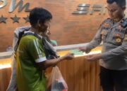 Polisi di Padang Ini Bantu Warga Jabar yang Tak Punya Uang untuk Pulang Kampung