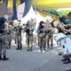 Korps Musik atau Drum Band Gita Pamong Praja Satpol PP Padang tampil pada helatan Festival Muaro Padang, Senin (27/4/2023) sore. (Foto: Dok. Radarsumbar.com)