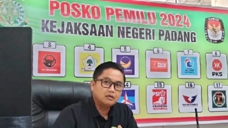 Kepala Seksi Intelijen Kejari Padang Afliandi. ANTARA/FathulAbdi