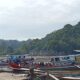 Sejumlah kapal nelayan di Muara Air Bangis Kecamatan Sungai Beremas Kabupaten Pasaman Barat, Sumbar siap pergi melaut. Untuk tahun 2023 ini Pemkab Pasaman Barat memperoleh kuota 1.100 untuk pengurusan asuransi nelayan. (Antara/Altas Maulana).