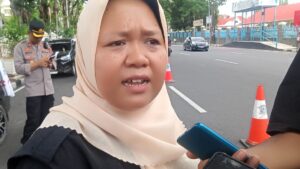 Komisioner Divisi Hukum dan Penyelesaian Sengketa Bawaslu Kota Padang, Yunasti Helmi. (Foto: Dok. Radarsumbar.com)