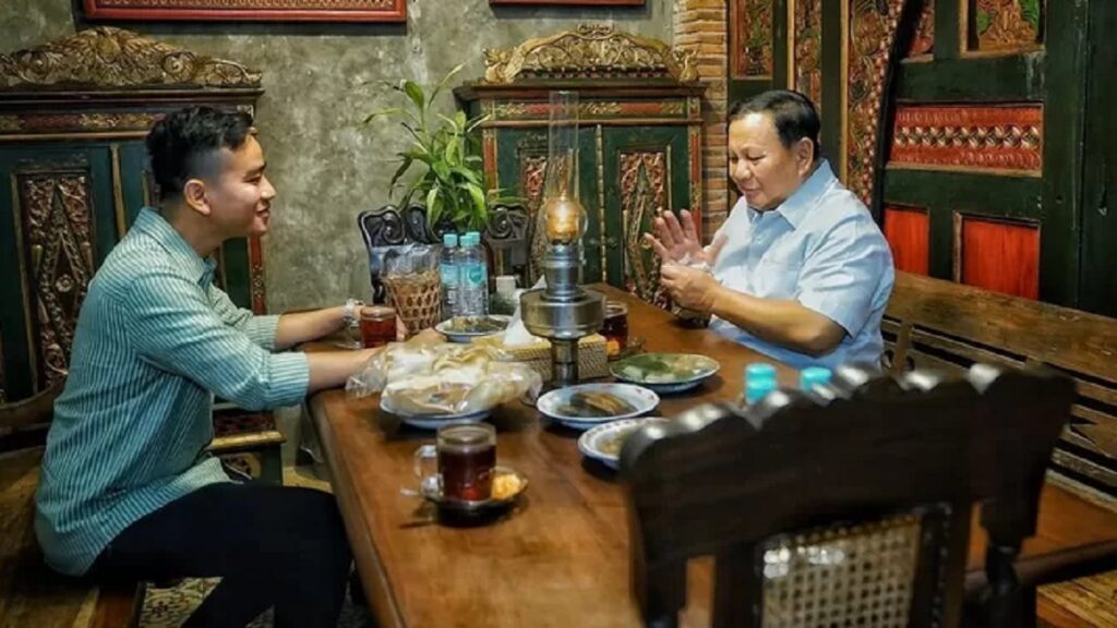 Prabowo Subianto bertemu Gibran Rakabuming. (Dok. Istimewa)