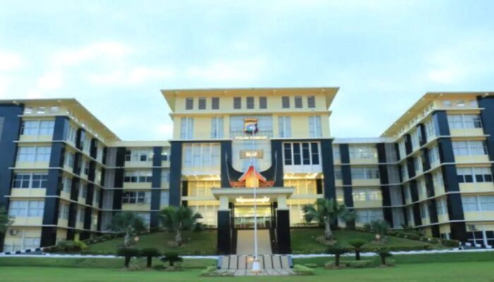 Aksi Bersih Pantai Polda Sumbar Catat Rekor MURI dengan Peserta Terbanyak