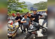 Jelang Berwisata ke Solok, ‘Ketua Pemuda’ Sempatkan Kongkow dengan YouTuber Sitinjau Lauik