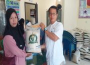 Lurah Batang Kabung Ganting Salurkan Ratusan Karung Beras untuk Warga Kurang Mampu