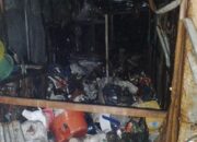 Gudang Penyimpanan Barang Bekas di Padang Terbakar Jelang Maghrib