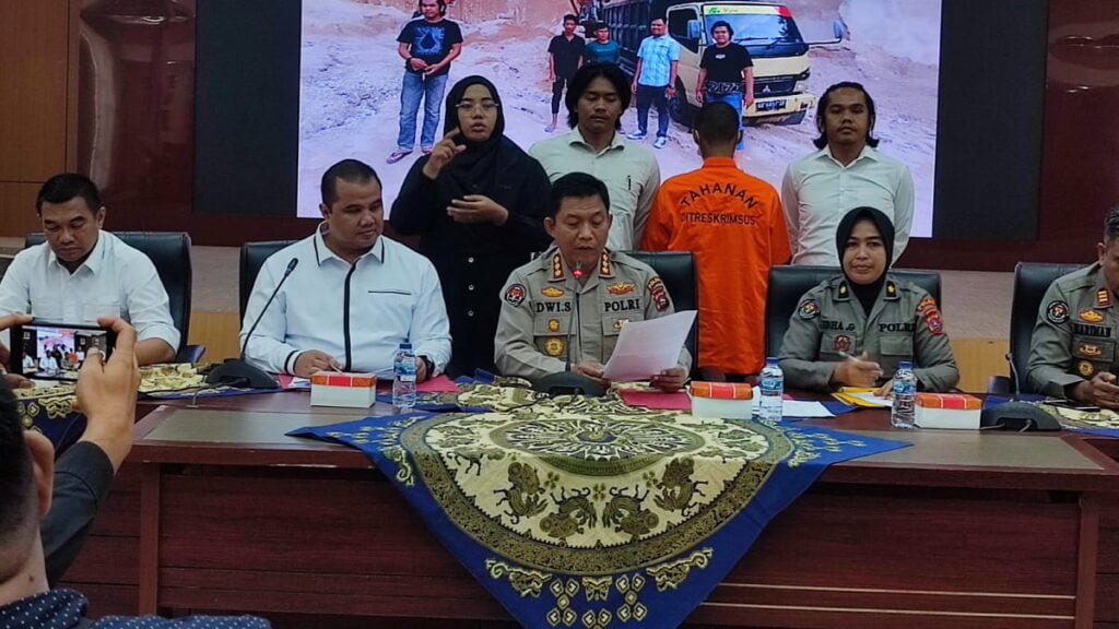 Pelaku illegal mining di Agam diamankan Polda Sumbar. (Dok. Bid Humas)