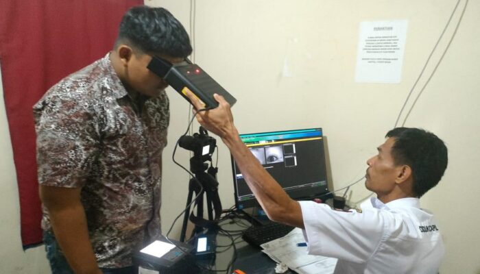 Permudah Layanan, Pemkab Agam Rekam KTP-el Warga Sakit dan Lansia ke Rumah