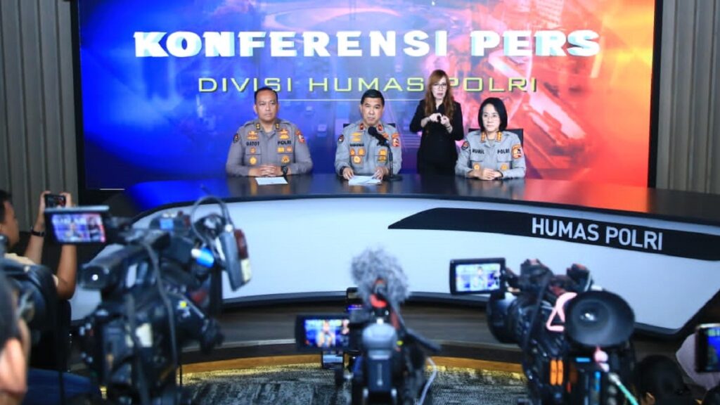 Konferensi pers Divhumas Polri terkait perkembangan kerja Satgas TPPO. (dok. Divhumas)