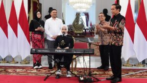 Presiden Jokowi menerima Putri Ariani, Rabu (14/06/2023), di Istana Merdeka, Jakarta. (Foto: BPMI Setpres)