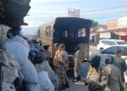 Tutup Badan Jalan, Satpol PP Panggil Pemilik Barang Bekas di Padang