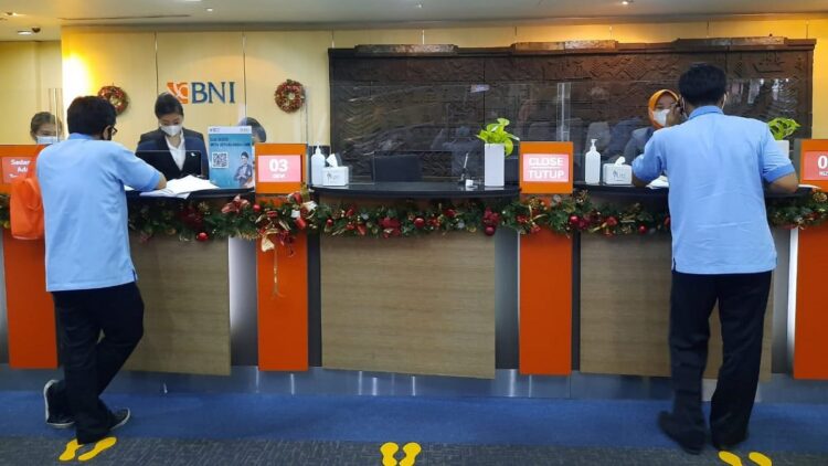 Layanan di Bank BNI. (dok. infopublik)
