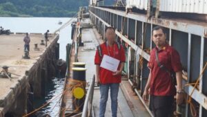 Kantor Imigrasi Agam menggelar rekonstruksi kasus ditangkapnya WNA asal Tiongkok di perairan Air Bangis, Pasaman Barat, Sumbar (Dok. Antara/Al Fatah)
