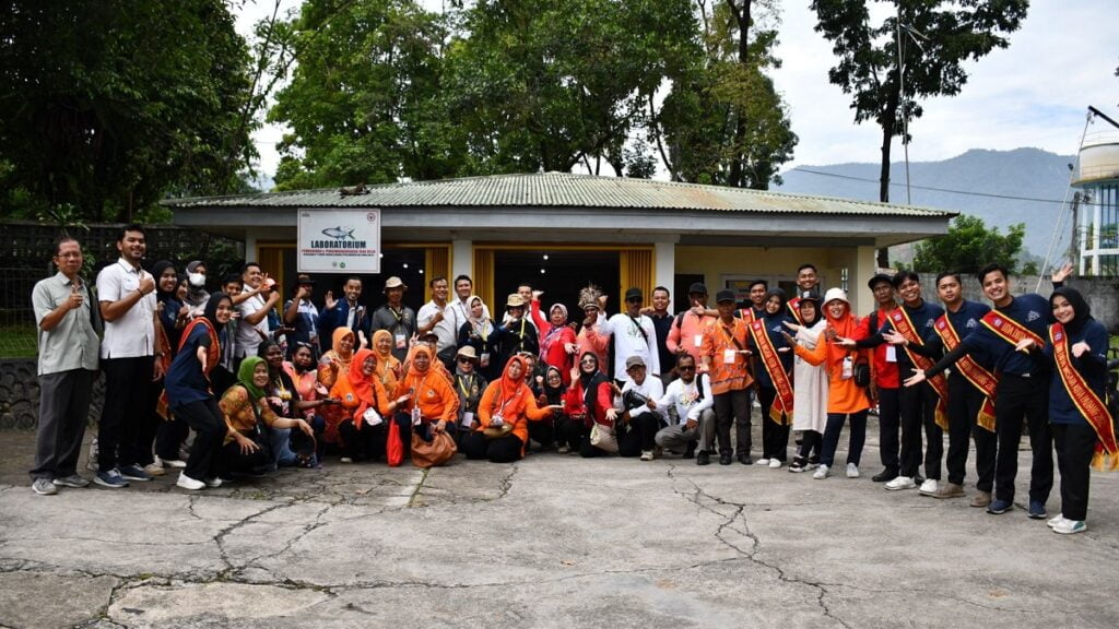 Rombongan Penas Tani berkunjung ke PT Semen Padang. (Dok. istimewa)