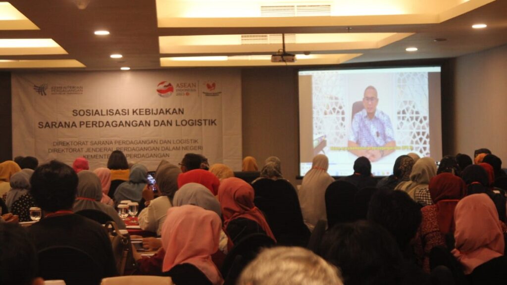 Sosialisasi Kebijakan Sarana Perdagangan dan Logistik pada Pasar Rakyat di Sumbar yang digelar di Mercure Hotel, Senin (19/6/2023) pagi. (Foto: Dok. Radarsumbar.com)