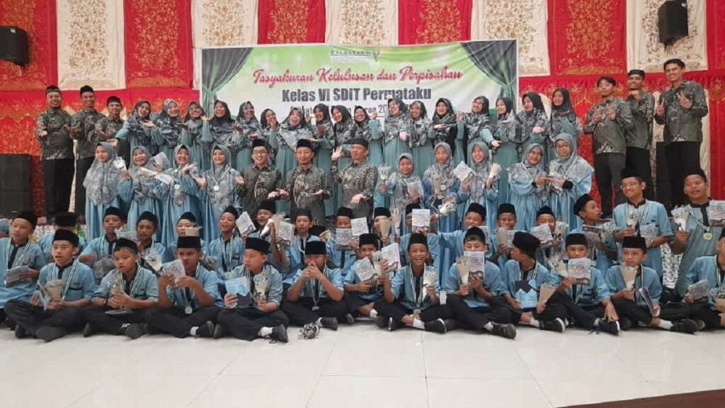 Sekolah Dasar Islam Terpadu (SDIT) Permataku menyelenggarakan tasyakuran kelulusan dan perpisahan angkatan VI di Aula Balai Kota Padang, Aia Pacah, Kototangah, Padang. (dok. istimewa)