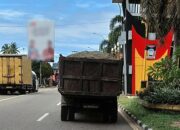 Truk Pengangkut Pasir yang Tak Berterpal Resahkan Pengguna Jalan