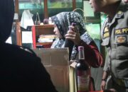 Tak Berizin, Puluhan Botol Minol Disita Satpol PP dari Tempat Karaoke di Padang