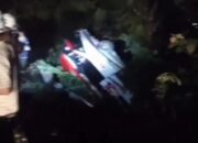 Bus MPM Terjun ke Jurang Sitinjau Lauik, Petugas Upayakan Proses Evakuasi