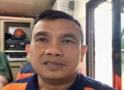 BPBD Padang Bantu Evakuasi Jenazah yang Keluar dari Kuburan Akibat Longsor