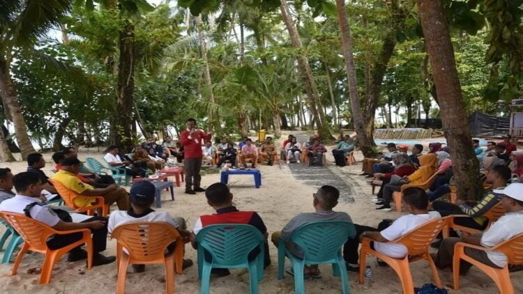 Wako Pariaman, Sumbar memberikan arahan saat kopi pagi di Pulau Angso Duo Pariaman, Senin (24/7). Antara/HO-Diskominfo Pariaman