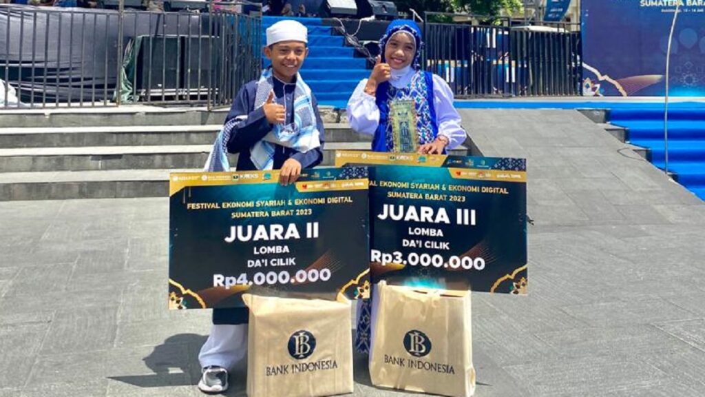 Dua siswa SD Semen Padang jadi juara dai cilik. (dok. Humas)